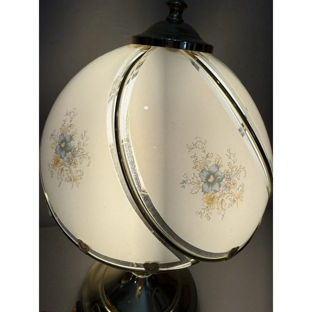 Vintage Hollywood Regency Table Lamp Segmented Curved Glass Shade 3- Way Touch